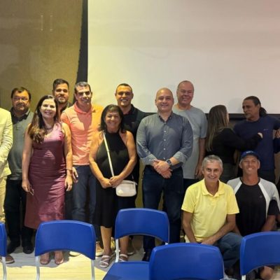 Cerimônia reuniu autoridades, pescadores, representantes do CBH Lagos São João e sociedade civil para debater mobilidade, ordenamento lagunar e desenvolvimento sustentável